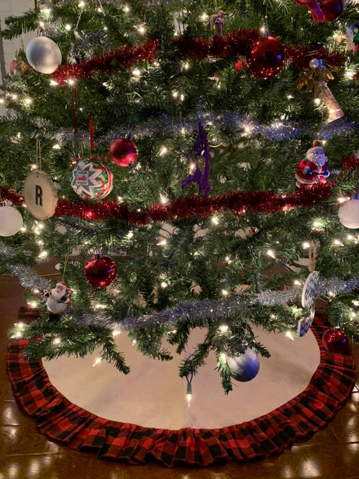 Christmas Tree Skirt - Burlap/Red Plaid Ruffle Style/Red Solid Ruffle